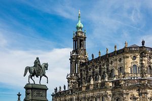 Reiterstandbild und Katholische Hofkirche in Dresden