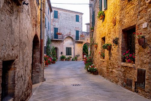 Castelmuzio, traditioneel  toscaans dorpje 2