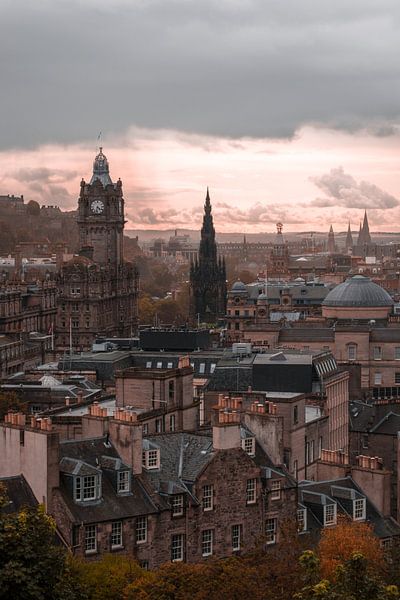 Edinburgh by Hello Pompoyo