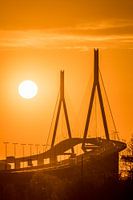 Köhlbrandbrug bij zonsondergang