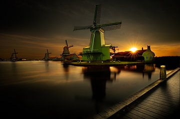 Zonsopgang bij molen De Gekroonde Poelenburg van Jan van Dasler