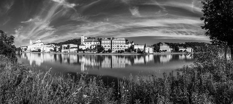 Passsau Panorama (schwarzweiss) von Frank Herrmann