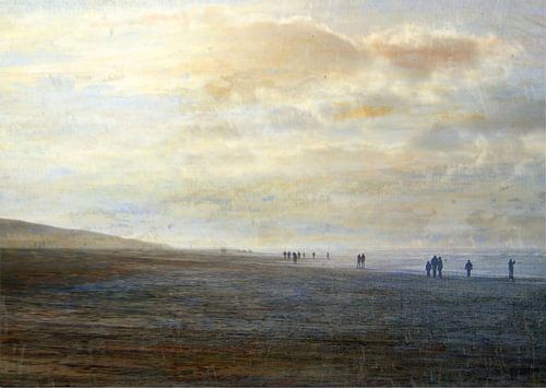 Wandelen in een winters strandlandschap