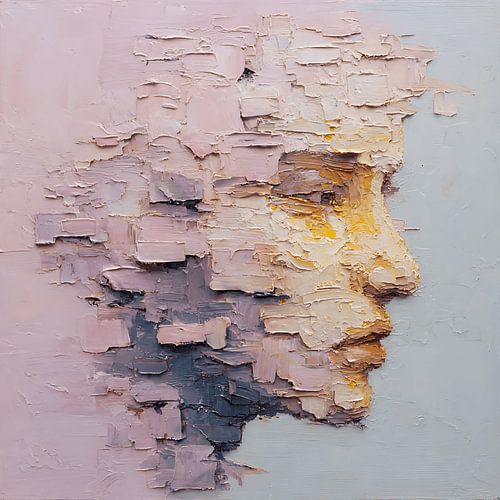 Une tête flottante fragmentée dont l'intérieur rayonne de lumière