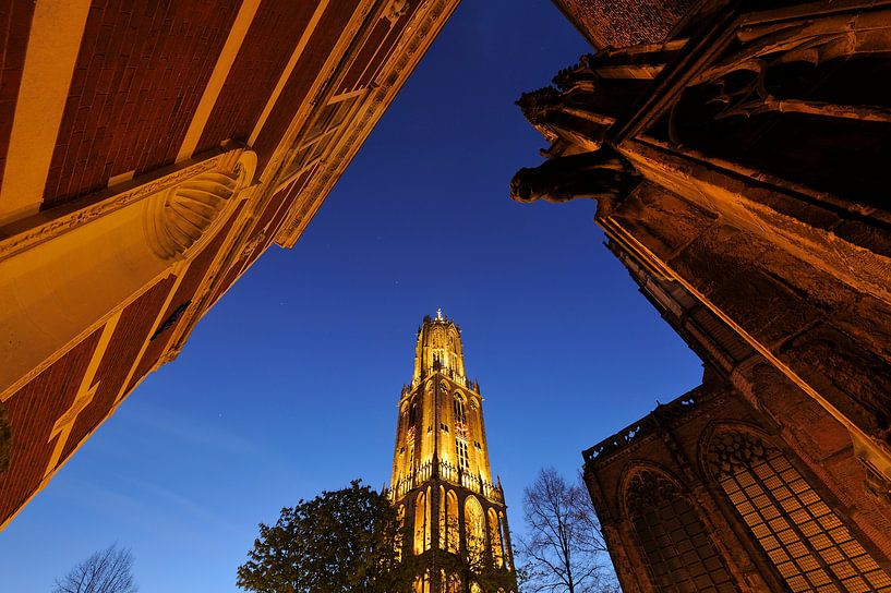 Academiegebouw, Domtoren en Domkerk in Utrecht, foto 2 van Donker Utrecht