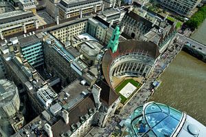 Reuzenrad London Eye – vogelperspectief – County Hall van Karel Frielink