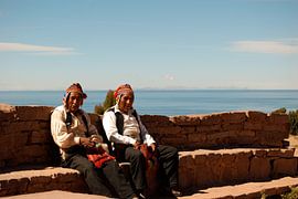 Twee mannen in de zon by Paul Riedstra