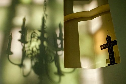 Crucifix dans une niche