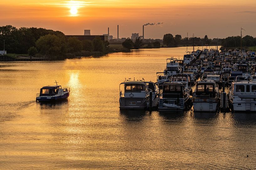 Der Fluss Oude Maasje in der goldenen Stunde von Pixel Meeting Point