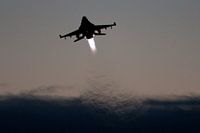 F16 während des Starts