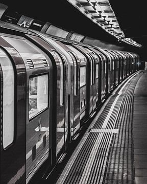 Station de métro de Londres - photographie de voyage - Royaume-Uni sur Tim Goossens
