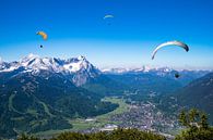 Paraglider über Garmisch Partenkirchen von Urlaubswelt Miniaturansicht