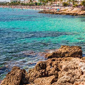 Îles Baléares, plage de Cala Millor au bord de la mer à Majorque sur Alex Winter