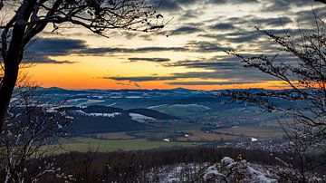 De Werra-vallei bij zonsondergang van Roland Brack