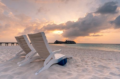 Leeg liggen bij zonsondergang