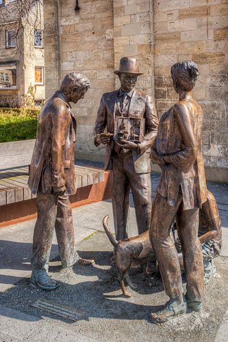 Bronzen beelden op het Theodoor Dorrenplein in Valkenburg