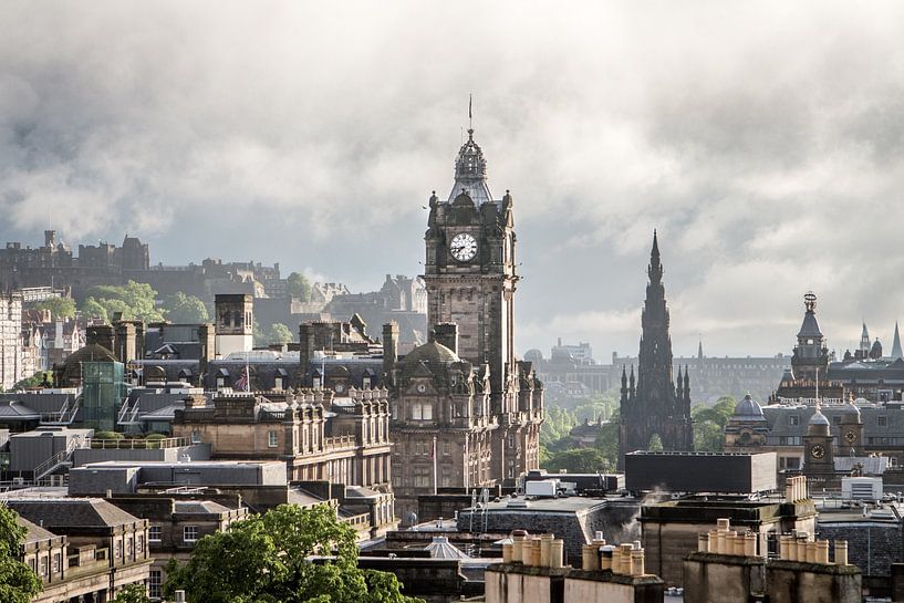 Edinburgh by Hello Pompoyo