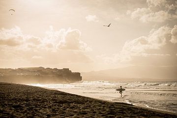 Surfing on São Miguel - Azores by Ellis Peeters