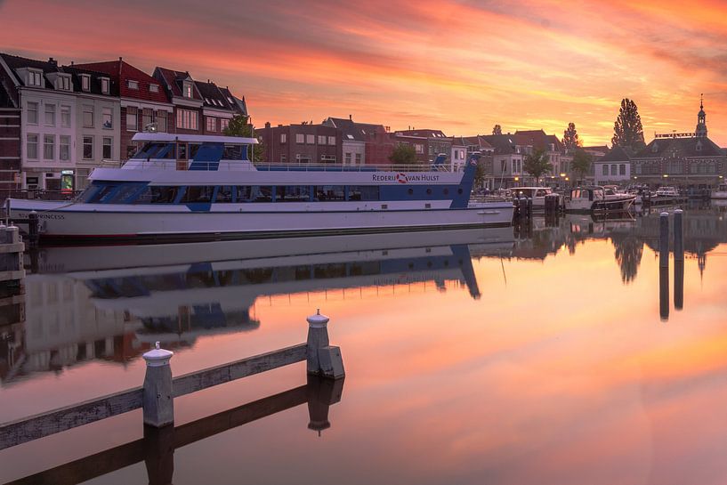 The port of Leiden by Richard Nell