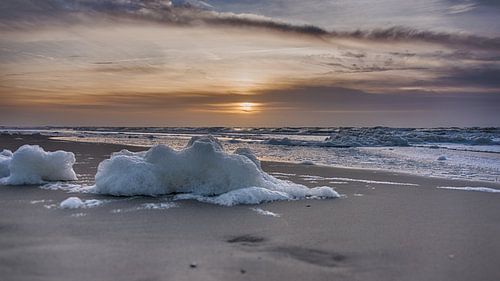 Schuim op het Strand