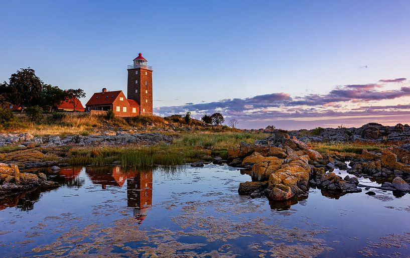 Leuchtturm mit Spiegelung auf Bornholm, Dänemark von Adelheid Smitt