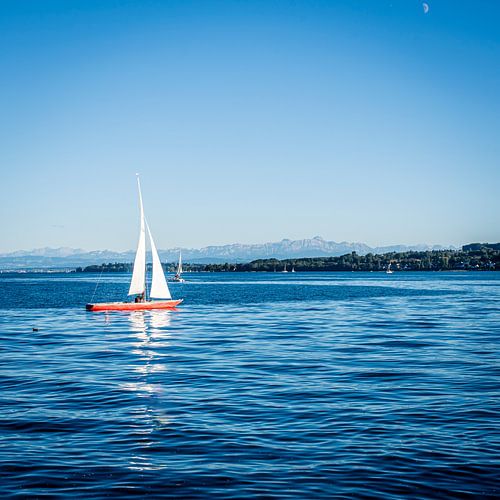 Segelboot und Mond