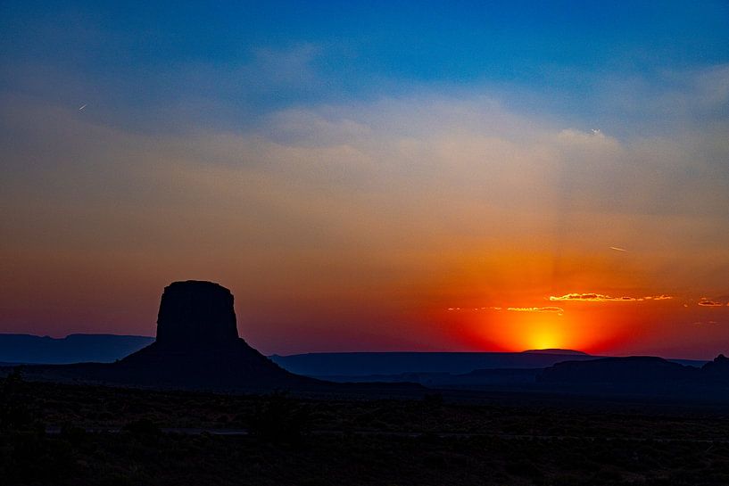 Monument Valley sunset by Gert Hilbink