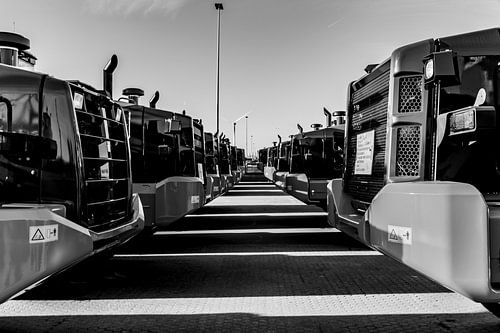 Autoimport im Hafen von Amsterdam von Bart Vos