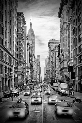 NEW YORK CITY 5th Avenue verkeer | zwart-wit 