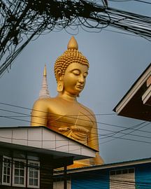 Le Bouddha d'or au-dessus de Bangkok sur Thea.Photo