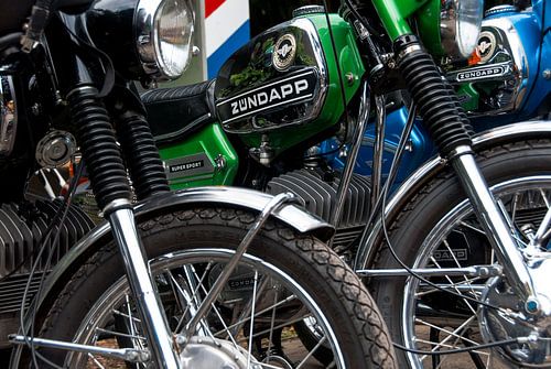 Oldtimer Zündapp brommers (kleur)