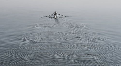 Rudern zum Nebel von Lucia Leemans