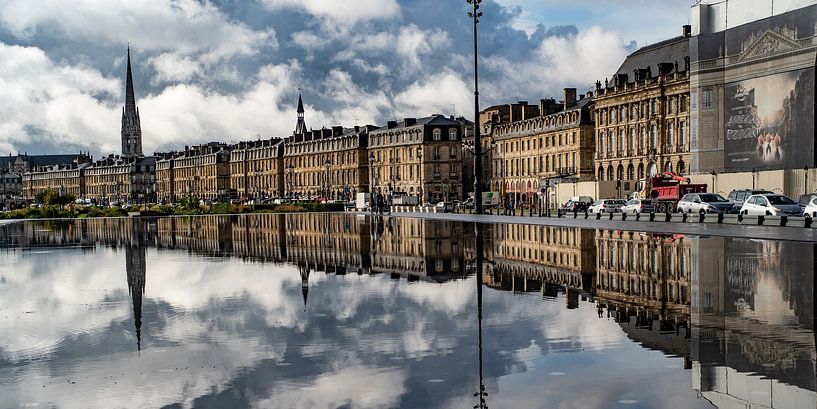 Bordeaux reflection by Stefan Havadi-Nagy