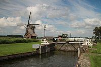 Eendragtsmolen met Sluis aan de Rottemeren in Zevenhuizen