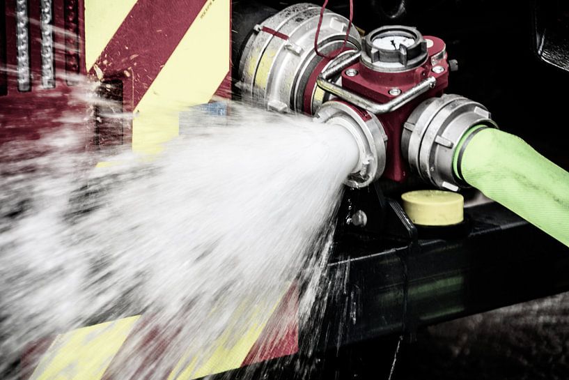 Water fountain during refuelling by Hermann Kollinger