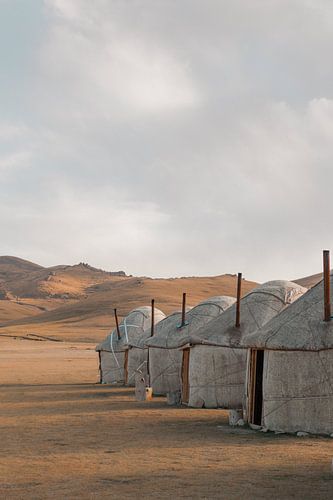 Yurts zonsondergang | reisfotografie print | Issyk Kul Kirgizië