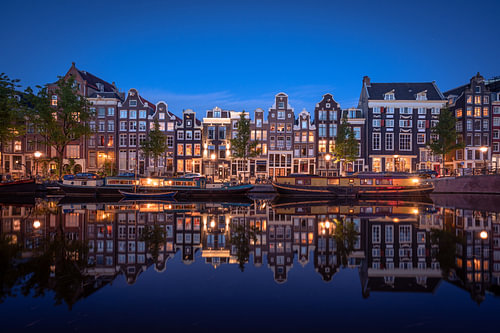 Amsterdam à la tombée de la nuit