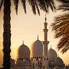 Coucher de soleil sur la mosquée Sheikh Zayed à Abu Dhabi sur Ron van der Stappen