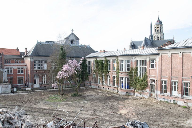 Old school in Belgium by ART OF DECAY
