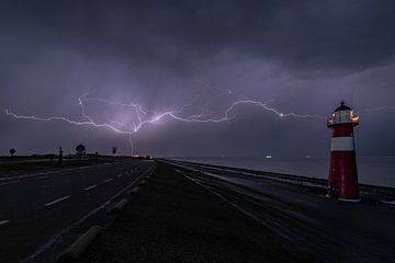 Bliksemschicht boven de Westerschelde van Bas de Visser