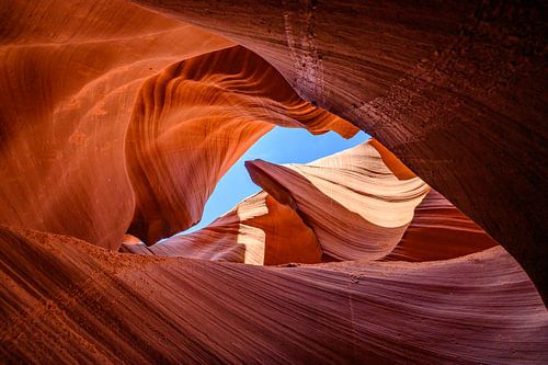 Structuren in Antelope Canyon van Gerry van Roosmalen