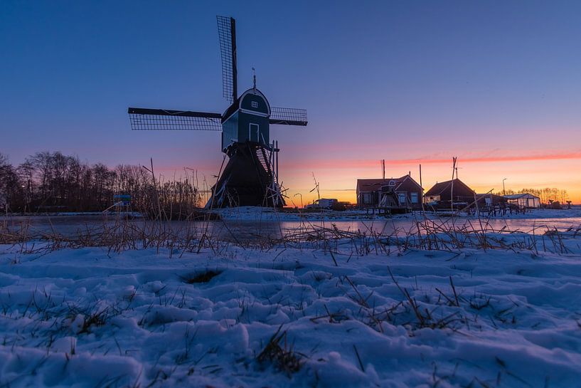 Snowy, icy polder, just before sunrise by Stephan Neven