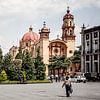 kerk en plein in Toluca Mexico van Eric van Nieuwland