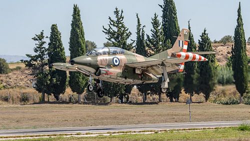 Landing Griekse North American T-2E Buckeye.