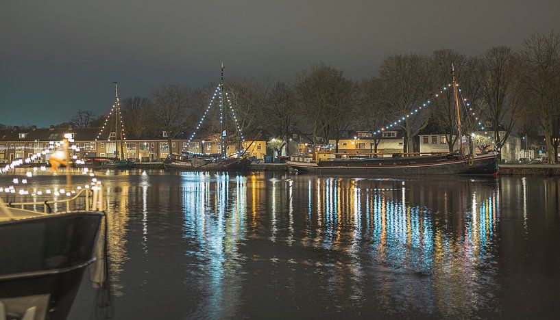 Lights burning at Piushaven by Freddie de Roeck