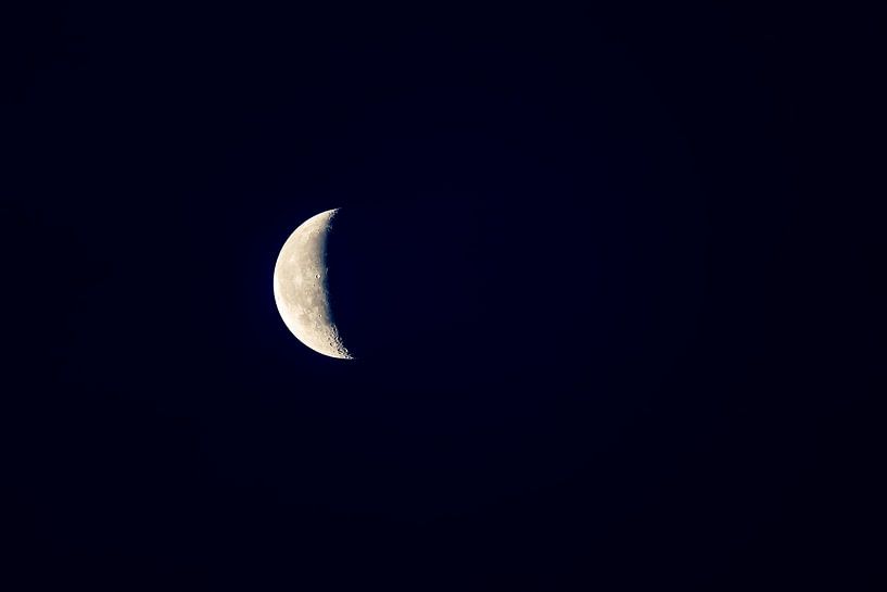 Crescent moon in the sky by Marcel Derweduwen