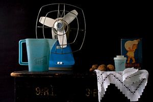 Stilleben mit blauem Retro-Zeug
