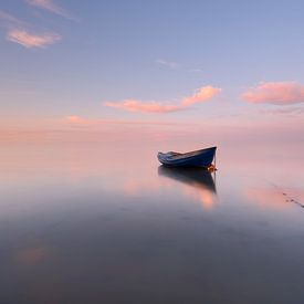 Een stille zonsondergang aan de Oosterschelde in Zeeland van Jolanda de Leeuw