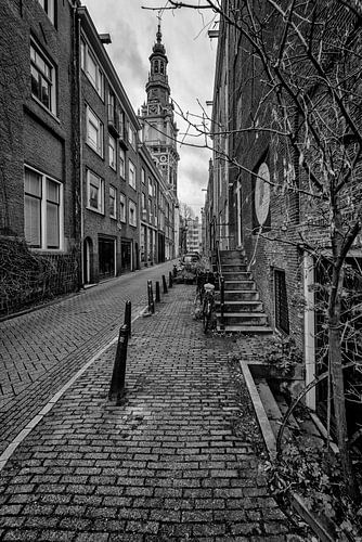 Die Zandstraat in Amsterdam mit der Zuiderkerk.