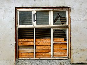 Unberührbar....(Fenster mit Holz)